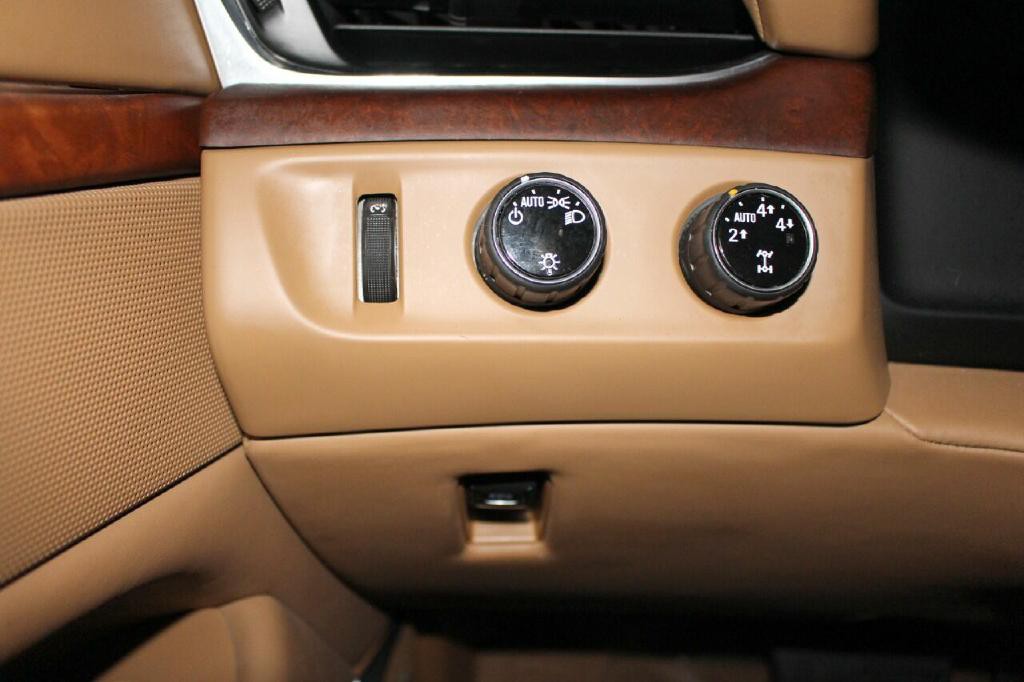 2015 Cadillac Escalade Image 26
