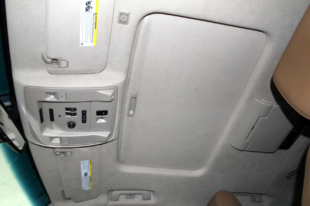 2015 Cadillac Escalade Image 38