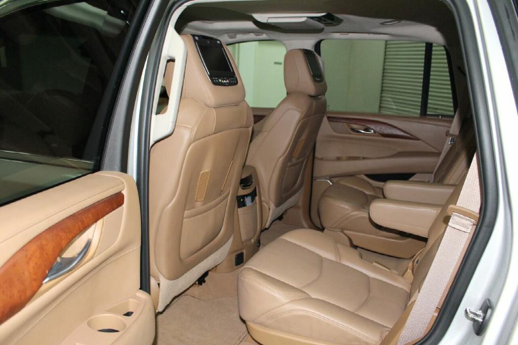 2015 Cadillac Escalade Image 39