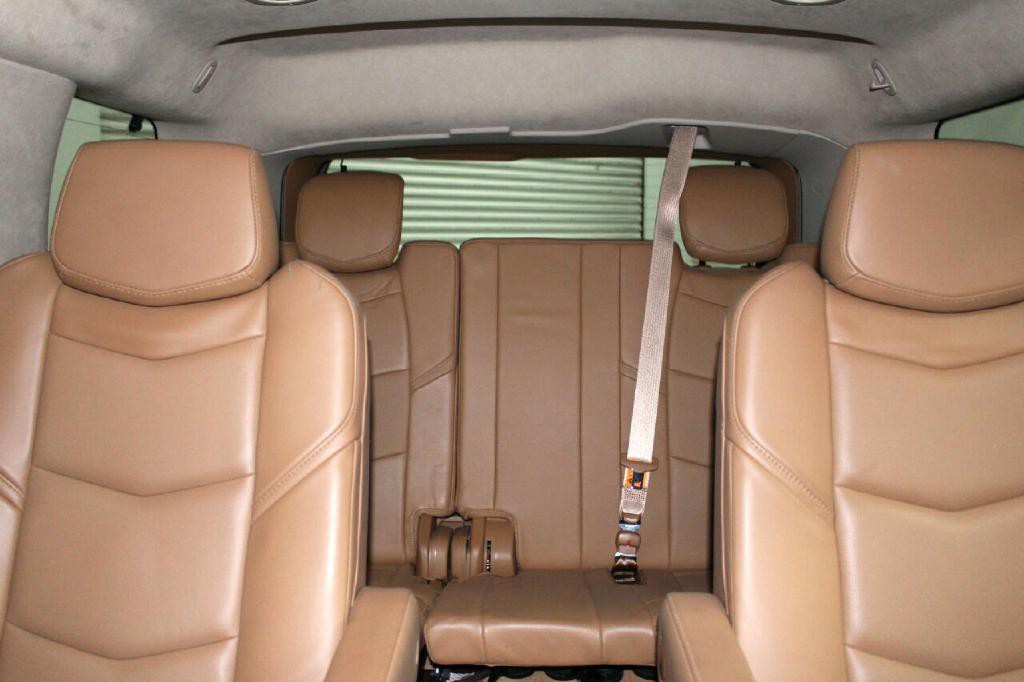 2015 Cadillac Escalade Image 43