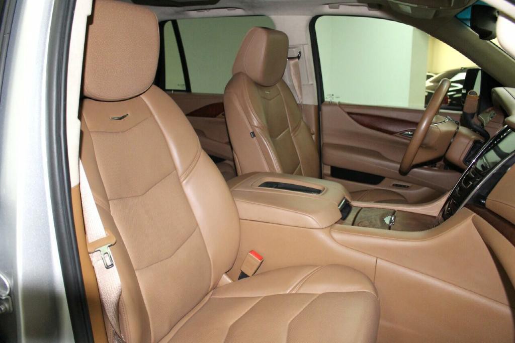 2015 Cadillac Escalade Image 53