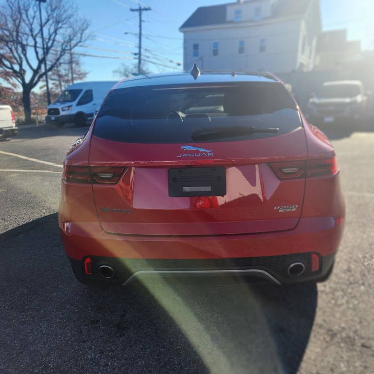 2019 Jaguar E-pace Image 8