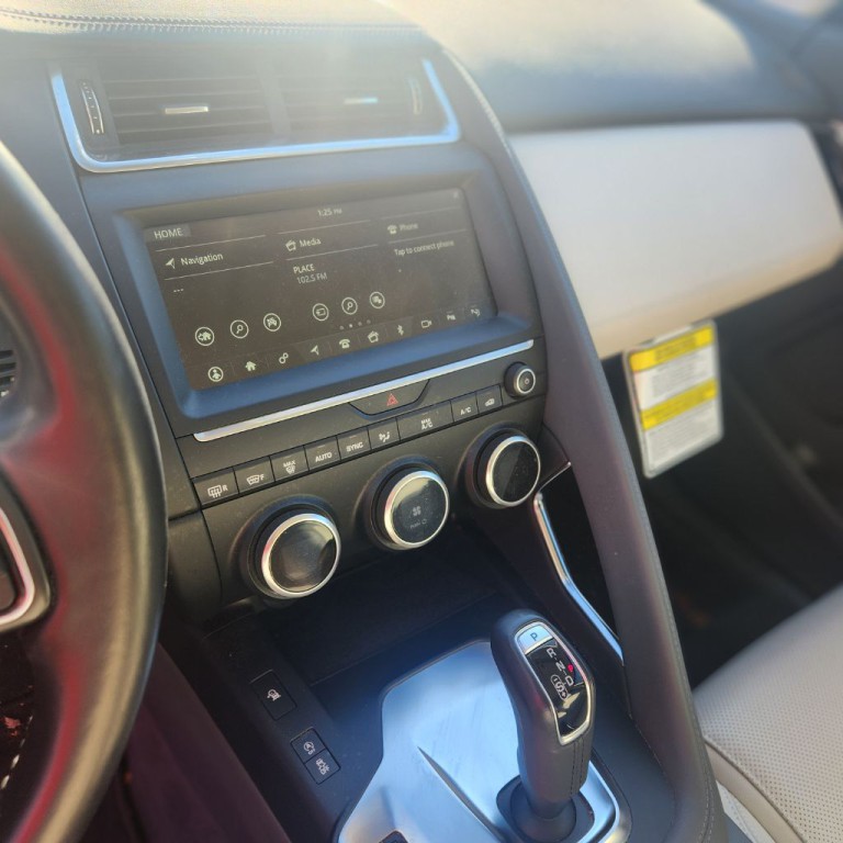 2019 Jaguar E-pace Image 12