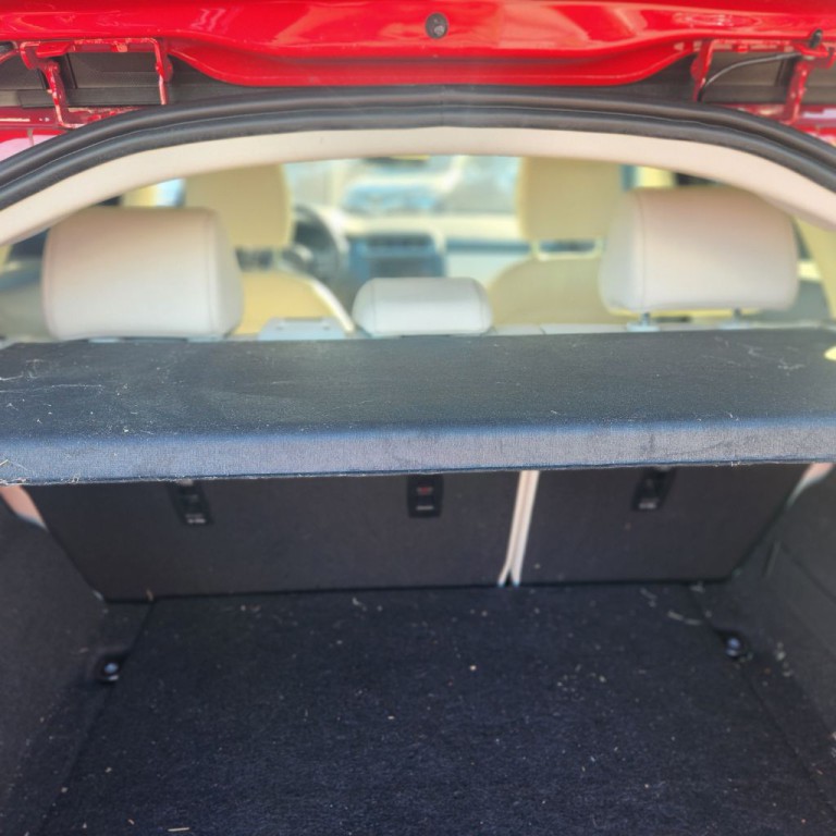 2019 Jaguar E-pace Image 16