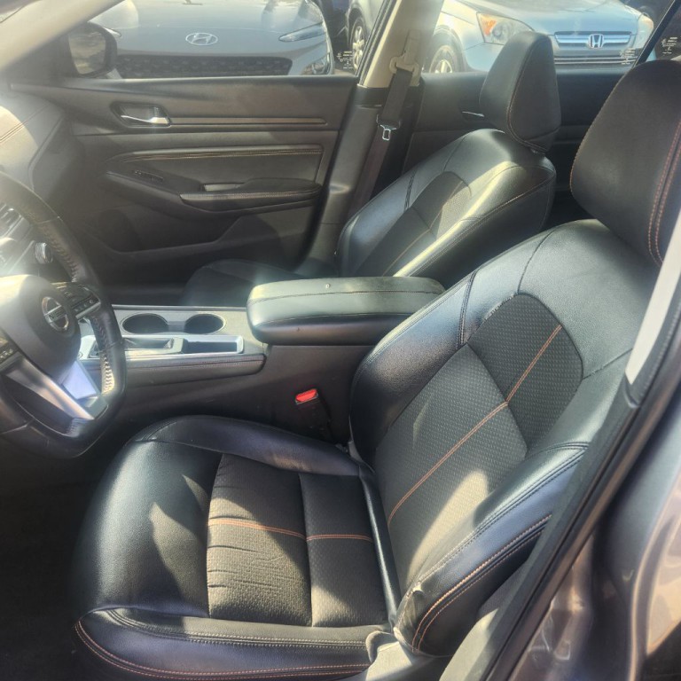 2019 Nissan Altima Image 1