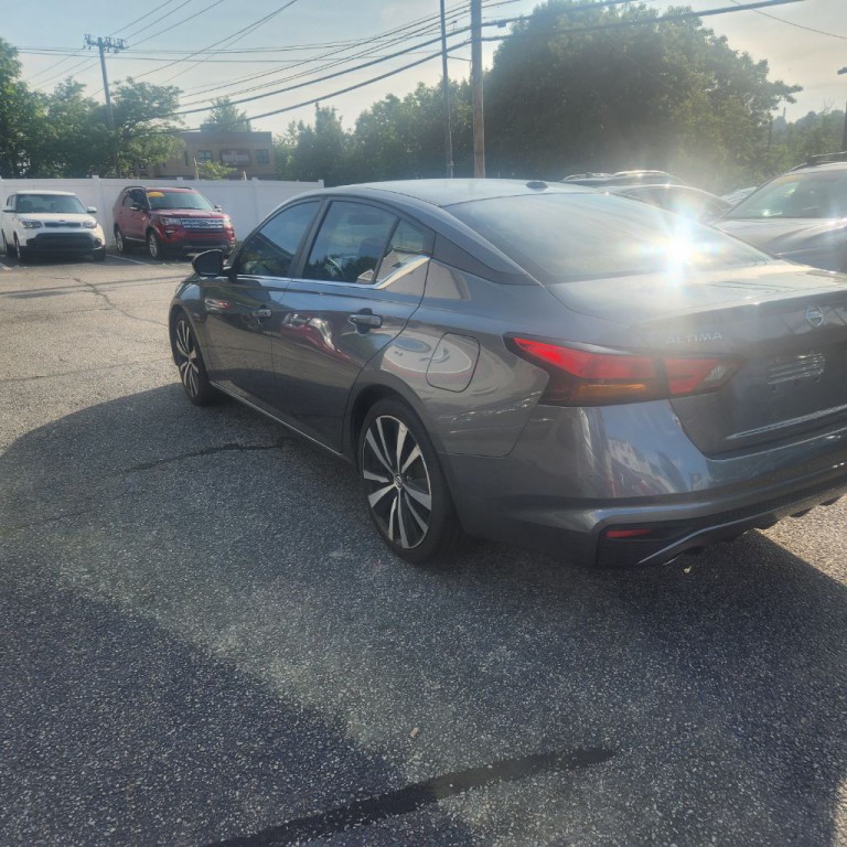 2019 Nissan Altima Image 9