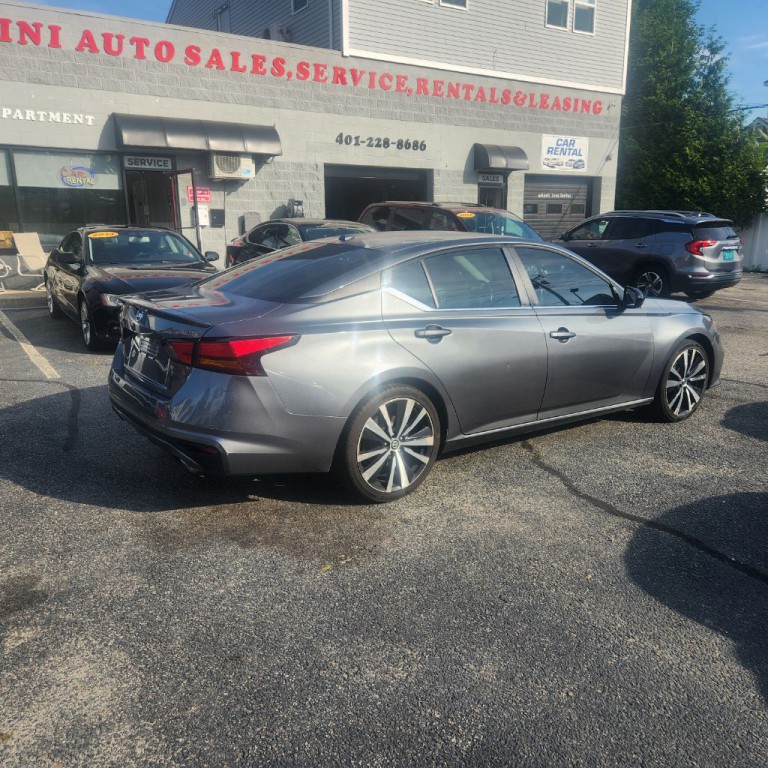2019 Nissan Altima Image 17