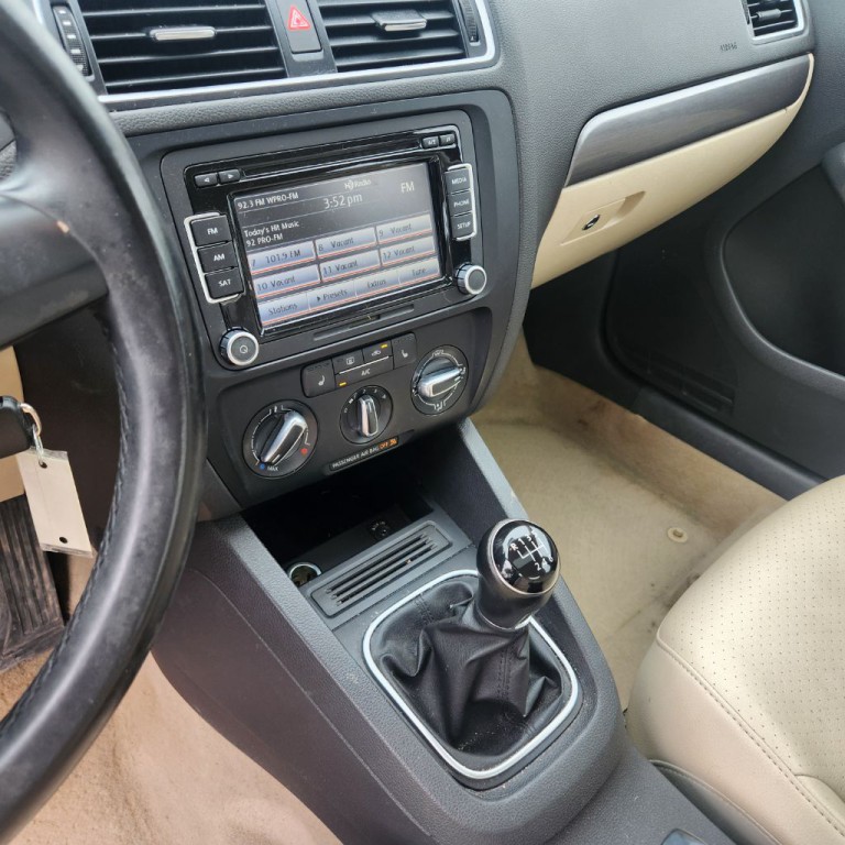 2014 Volkswagen Jetta Image 10