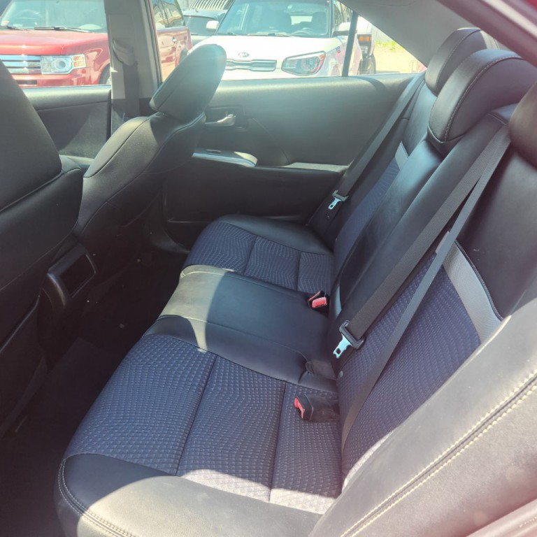 2012 Toyota Camry Image 10