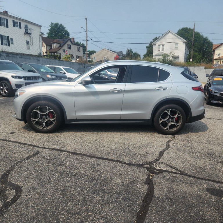 2018 Alfa Romeo Stelvio Image 5