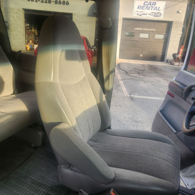 2002 Chevrolet Astro Image 7