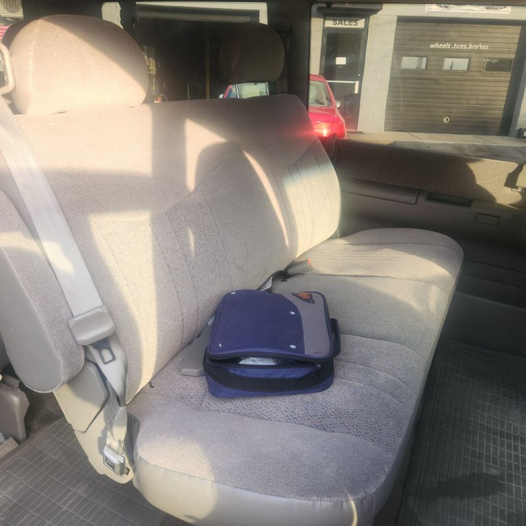 2002 Chevrolet Astro Image 11