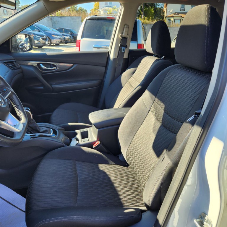 2020 Nissan Rogue Image 8