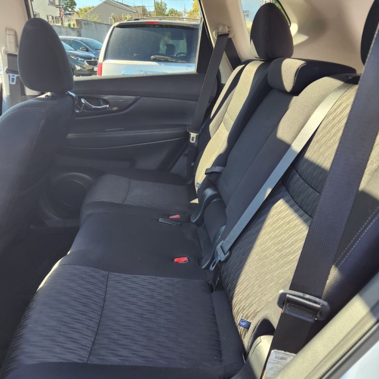 2020 Nissan Rogue Image 11
