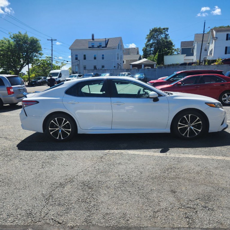 2019 Toyota Camry Image 8