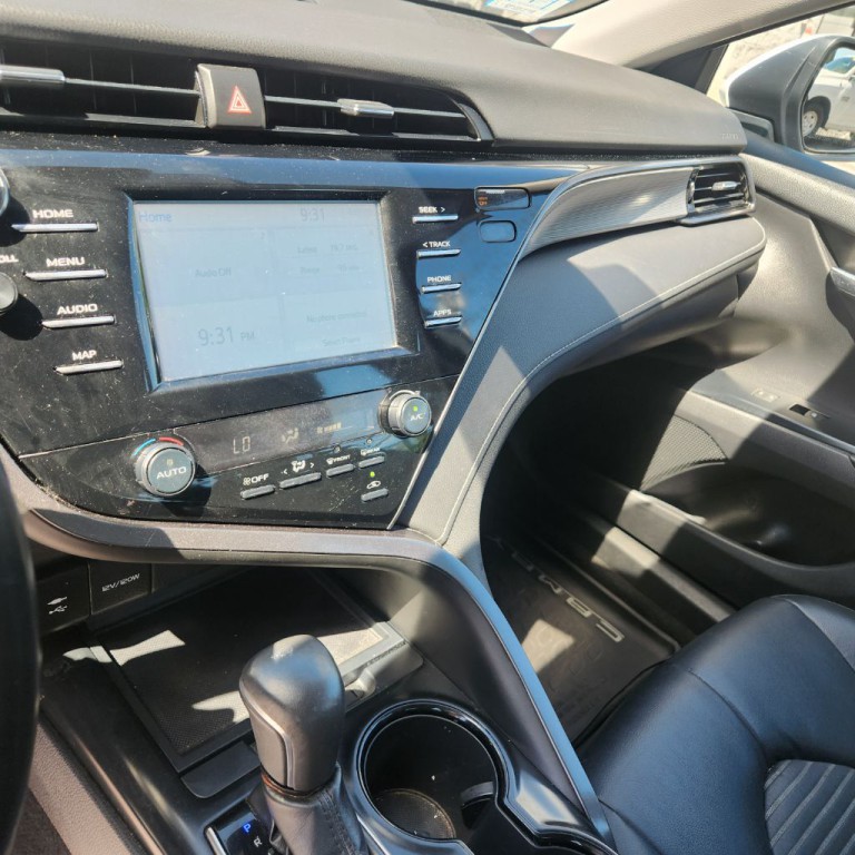 2019 Toyota Camry Image 9