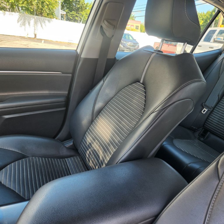2019 Toyota Camry Image 11