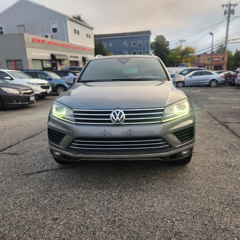 2017 Volkswagen Touareg Image 3