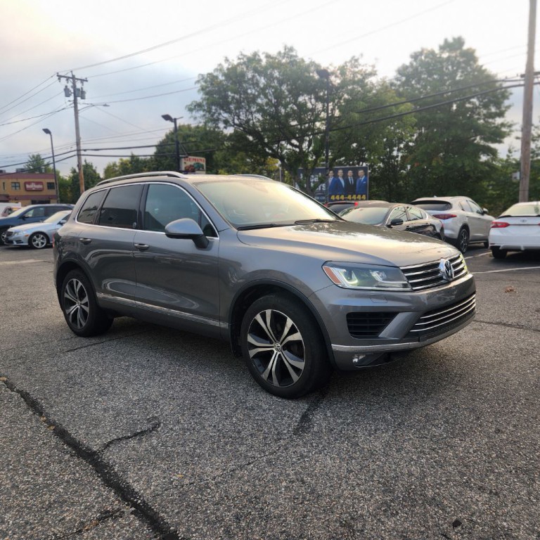 2017 Volkswagen Touareg Image 5