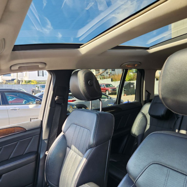 2015 Mercedes-Benz GL-Class Image 8
