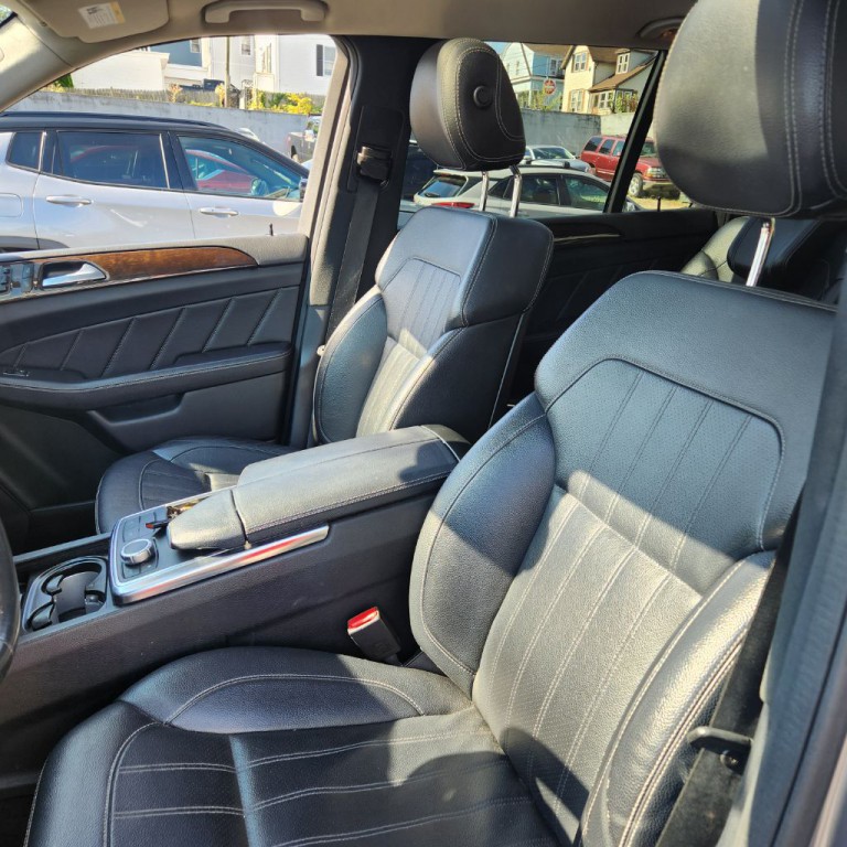 2015 Mercedes-Benz GL-Class Image 11