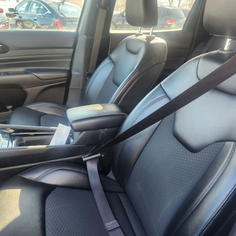 2022 Jeep Compass Image 8