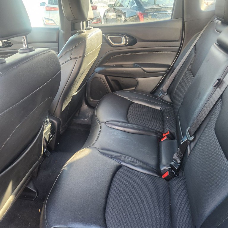 2022 Jeep Compass Image 9