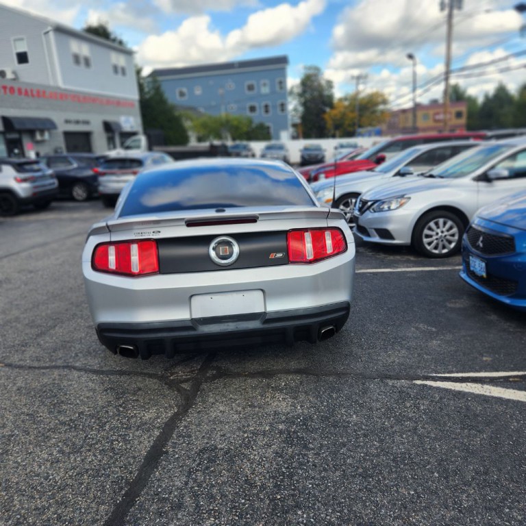 2012 Ford Mustang Image 2