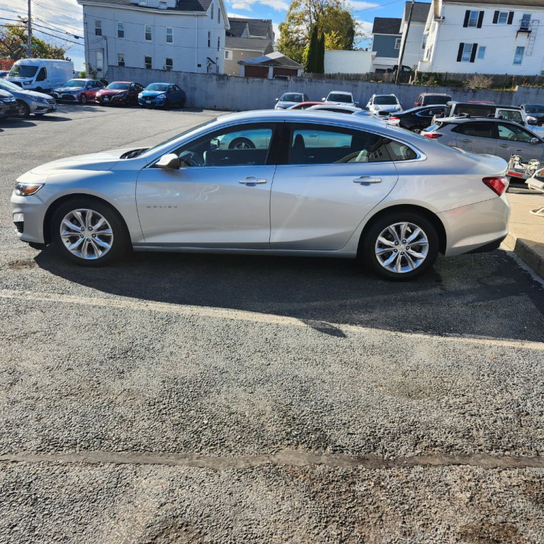 2020 Chevrolet Malibu Image 2