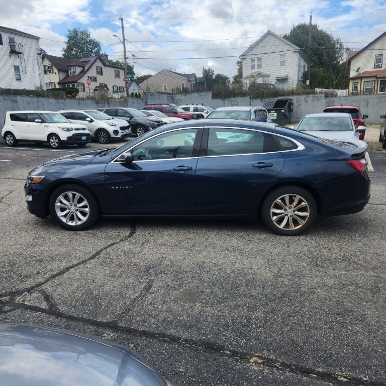 2021 Chevrolet Malibu Image 3