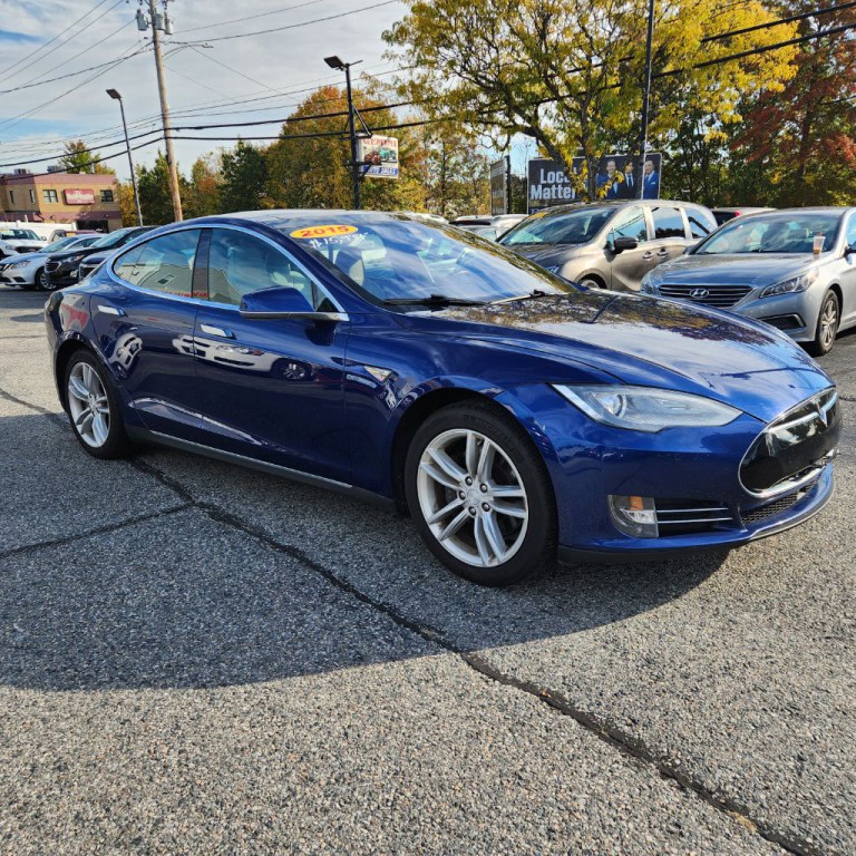 2015 Tesla Model S Image 2