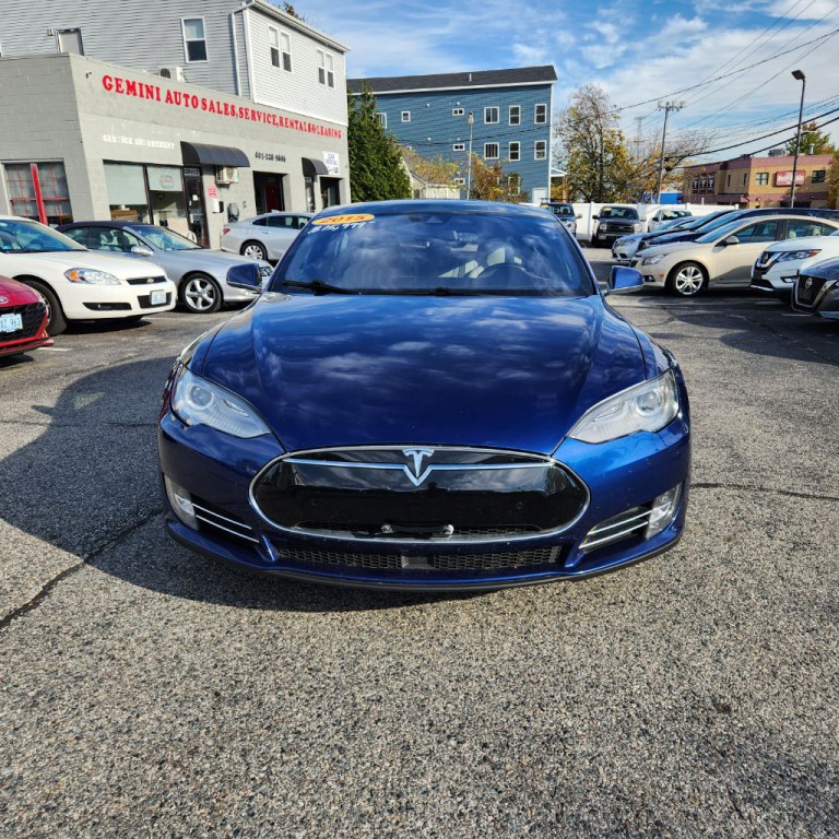 2015 Tesla Model S Image 3