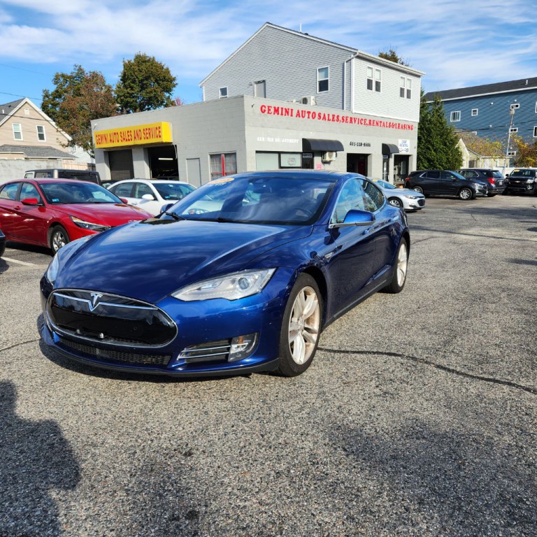 2015 Tesla Model S Image 4