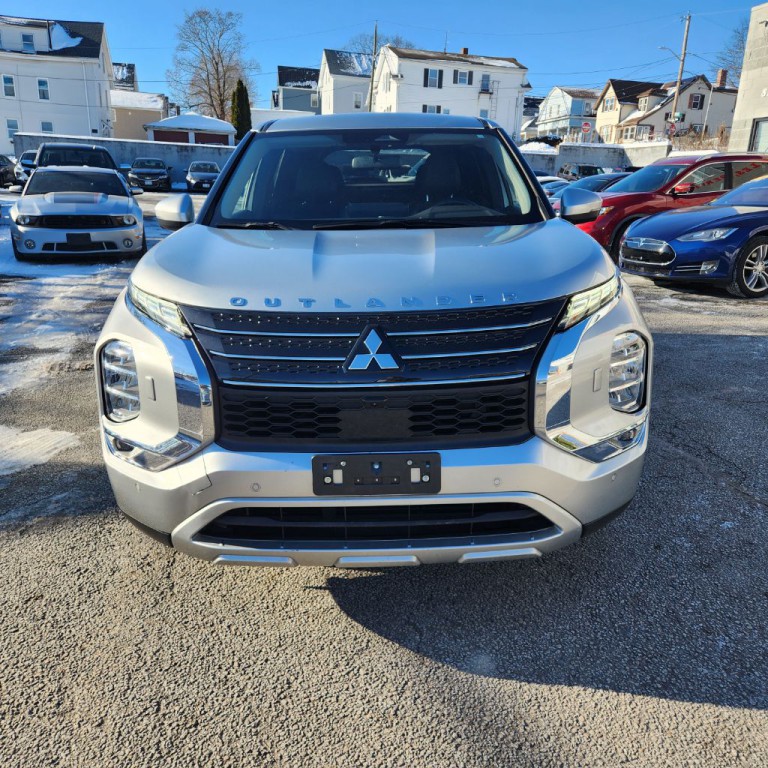 2023 Mitsubishi Outlander Image 1