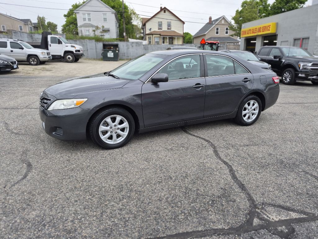2011 Toyota Camry Image 2
