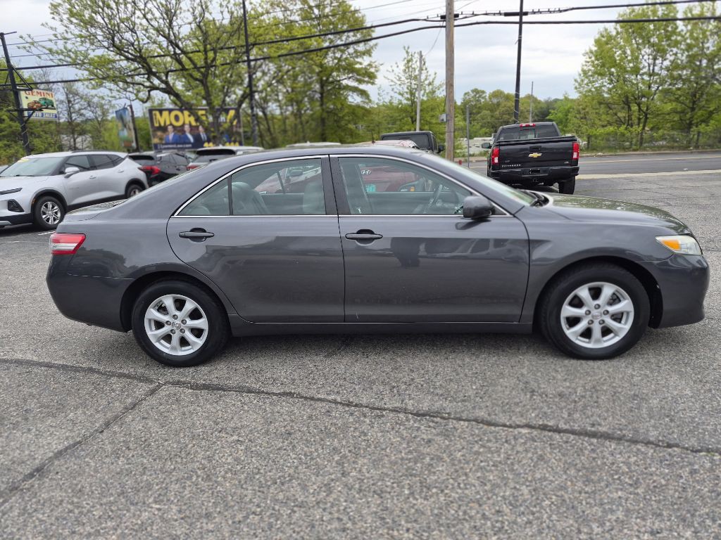 2011 Toyota Camry Image 5