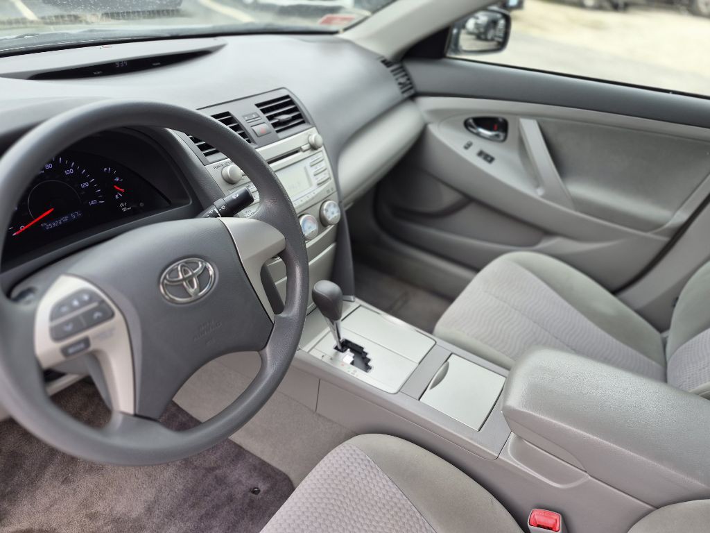 2011 Toyota Camry Image 9