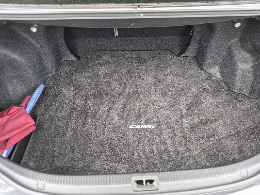 2011 Toyota Camry Image 10