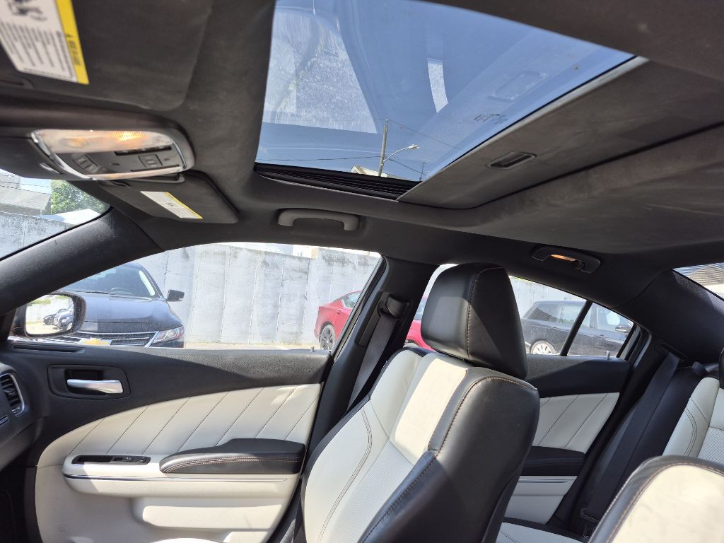 2016 Dodge Charger Image 9