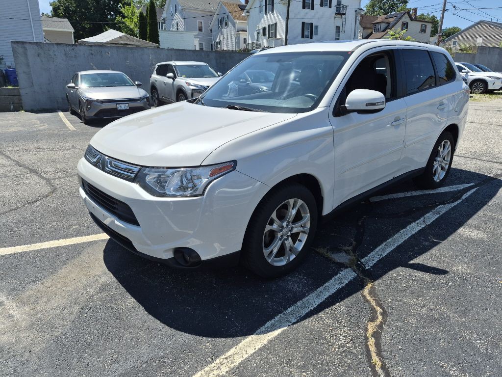 2014 Mitsubishi Outlander Image 1