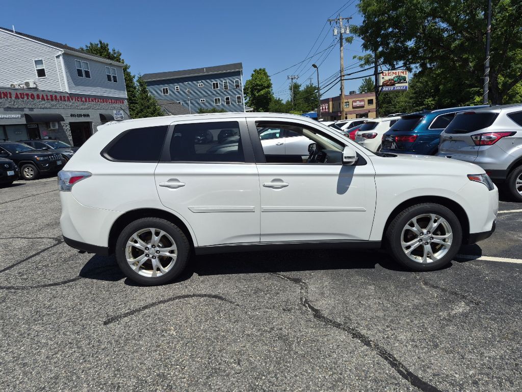 2014 Mitsubishi Outlander Image 5