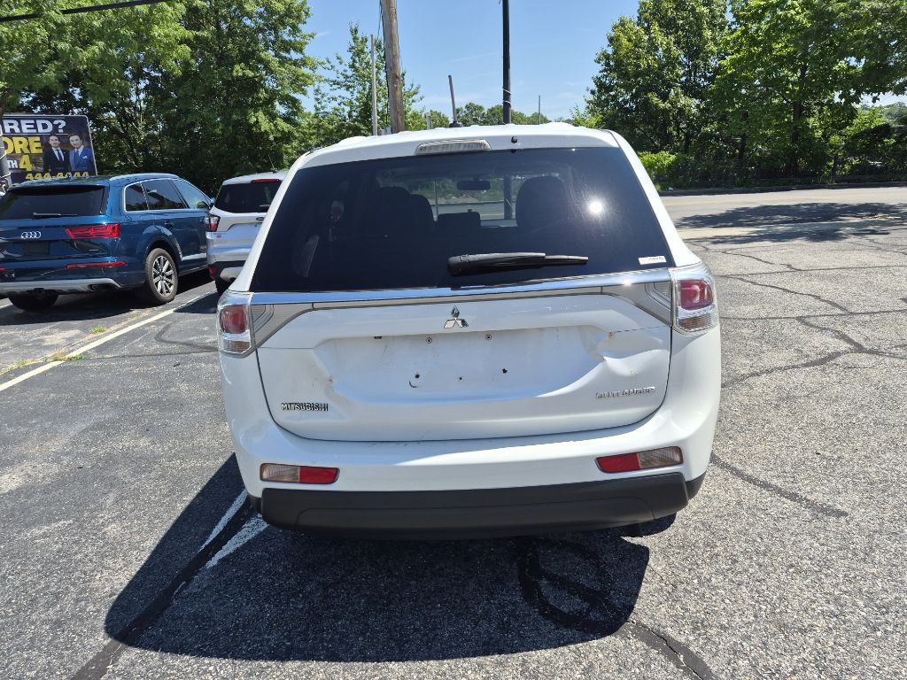 2014 Mitsubishi Outlander Image 7