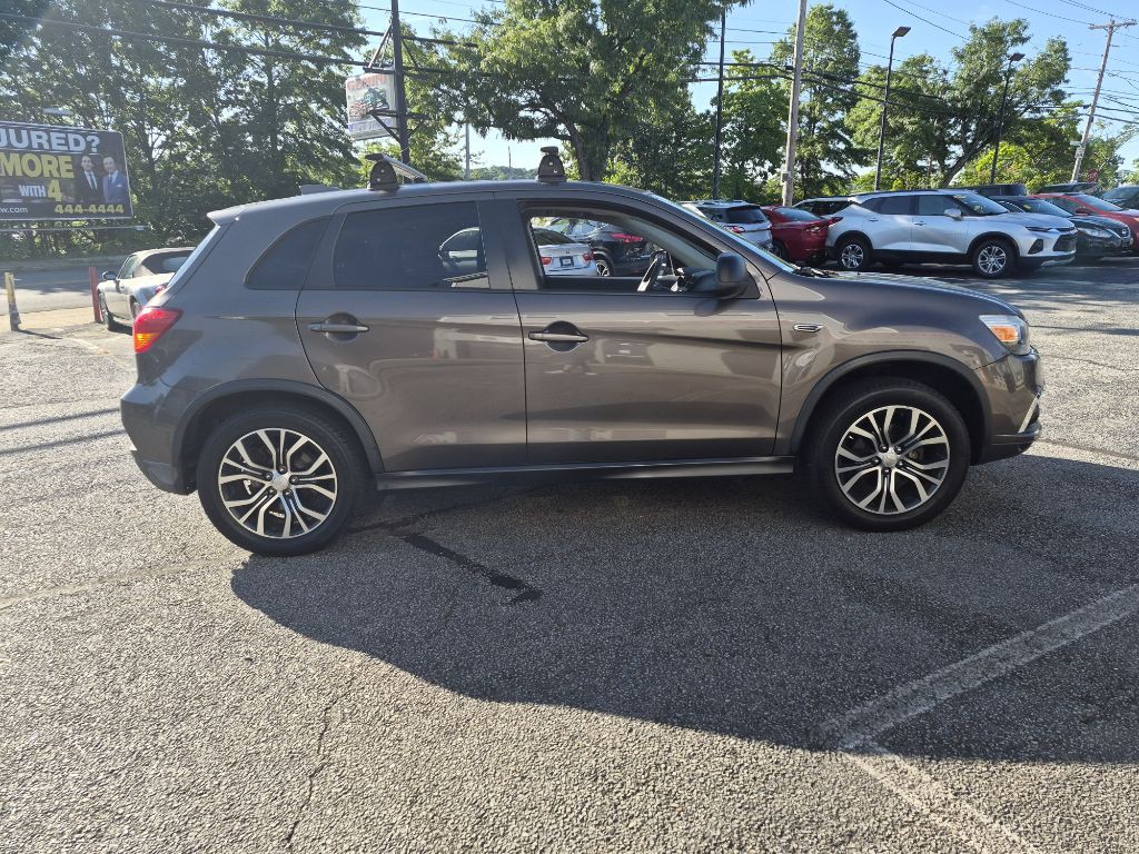2019 Mitsubishi Outlander Image 3