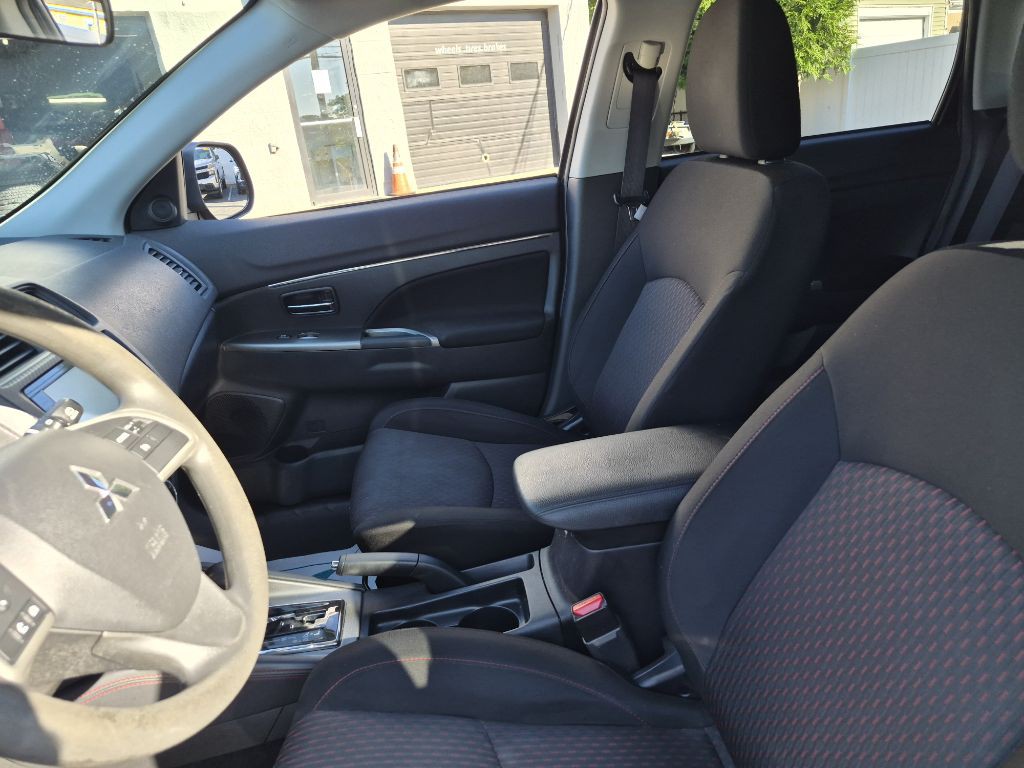 2019 Mitsubishi Outlander Image 10
