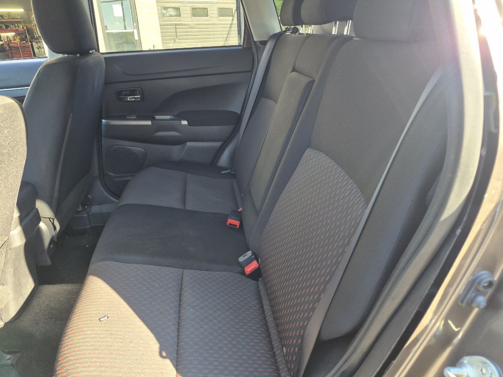 2019 Mitsubishi Outlander Image 19
