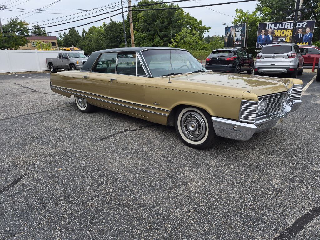 1968 Chrysler Imperial Image 3