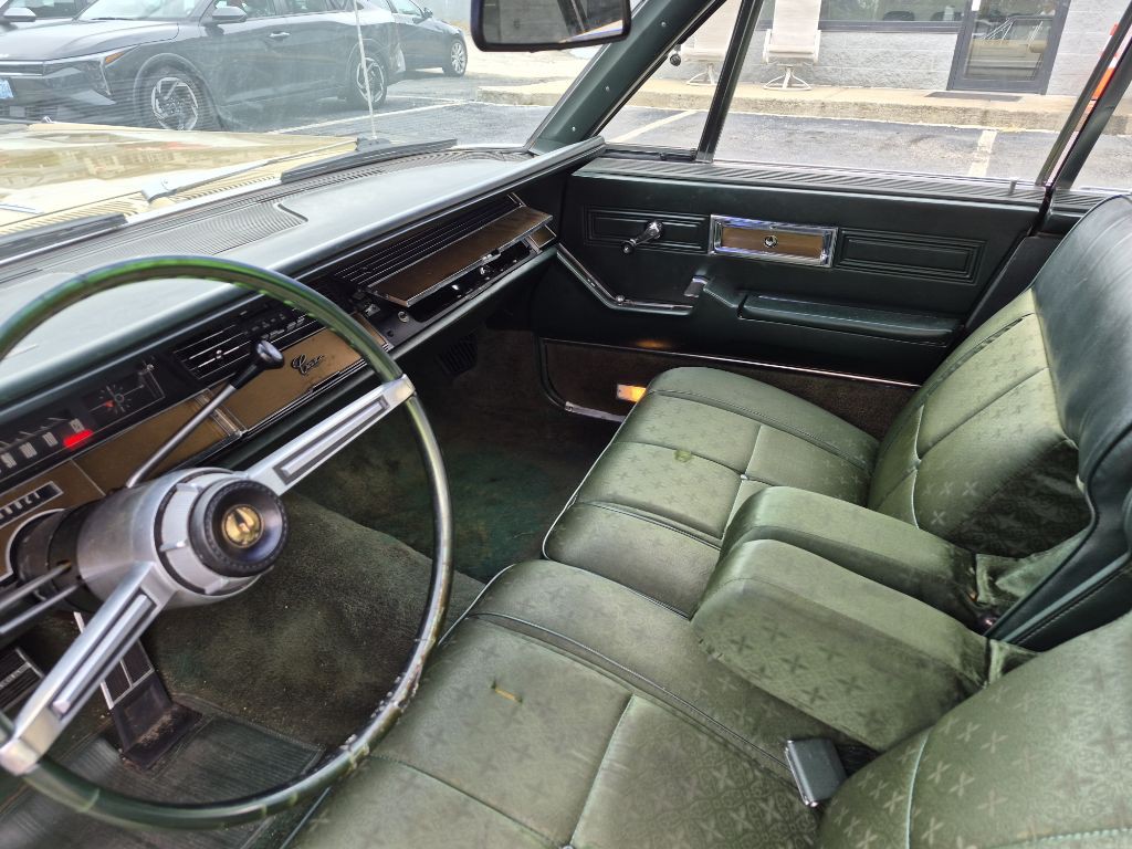 1968 Chrysler Imperial Image 11