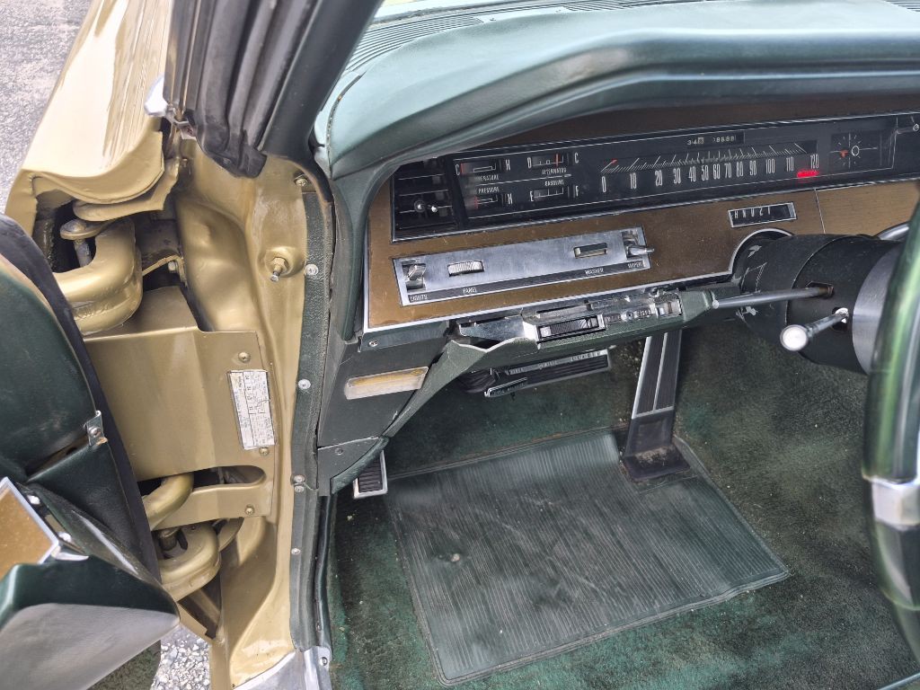 1968 Chrysler Imperial Image 13