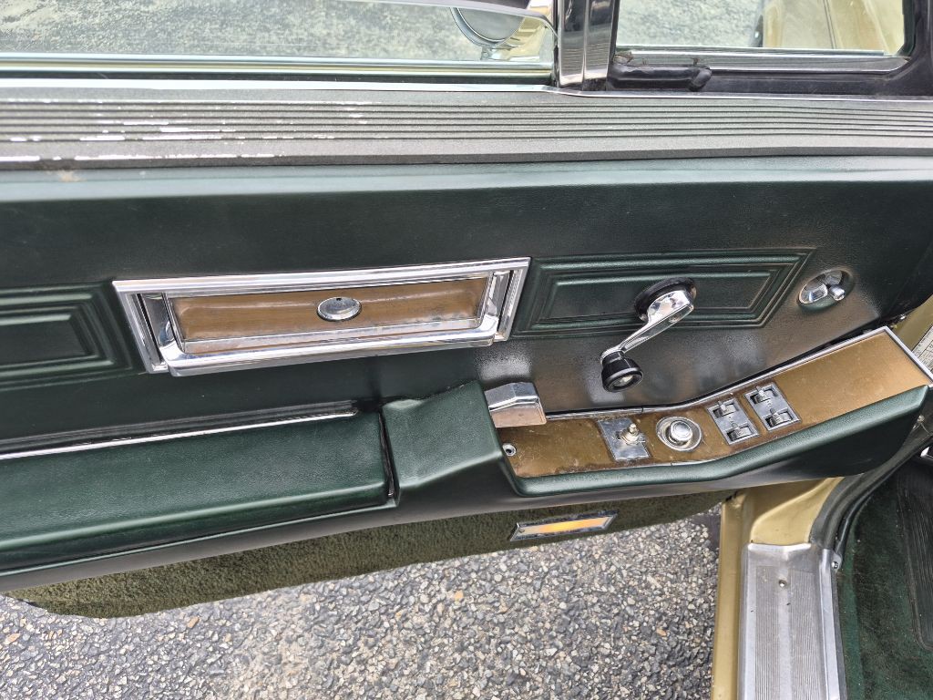 1968 Chrysler Imperial Image 14