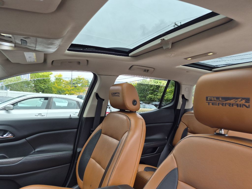 2017 GMC Acadia Image 9